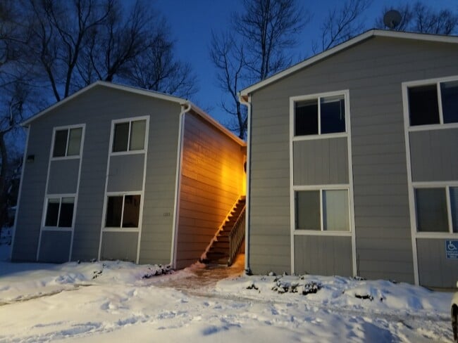 Building Photo - 1355 Cherry St