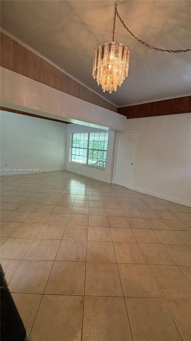 Foto del edificio - 1022 NE 82nd Terrace