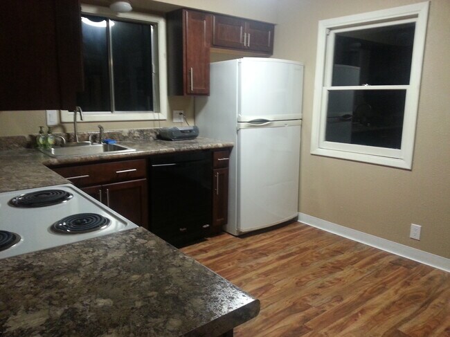 Fotografía del edificio - 2654 N Foothill Road