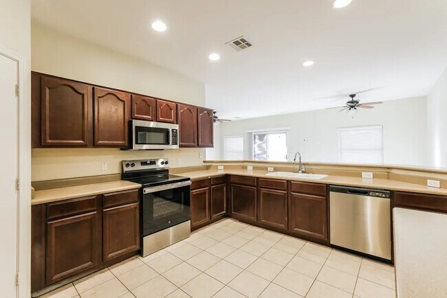 Foto del edificio - 15723 W Calavar Rd
