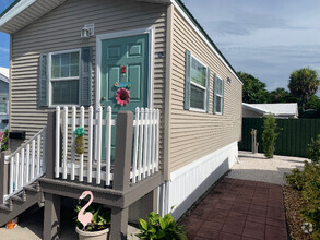 Building Photo - 2580 NE Indian River Dr