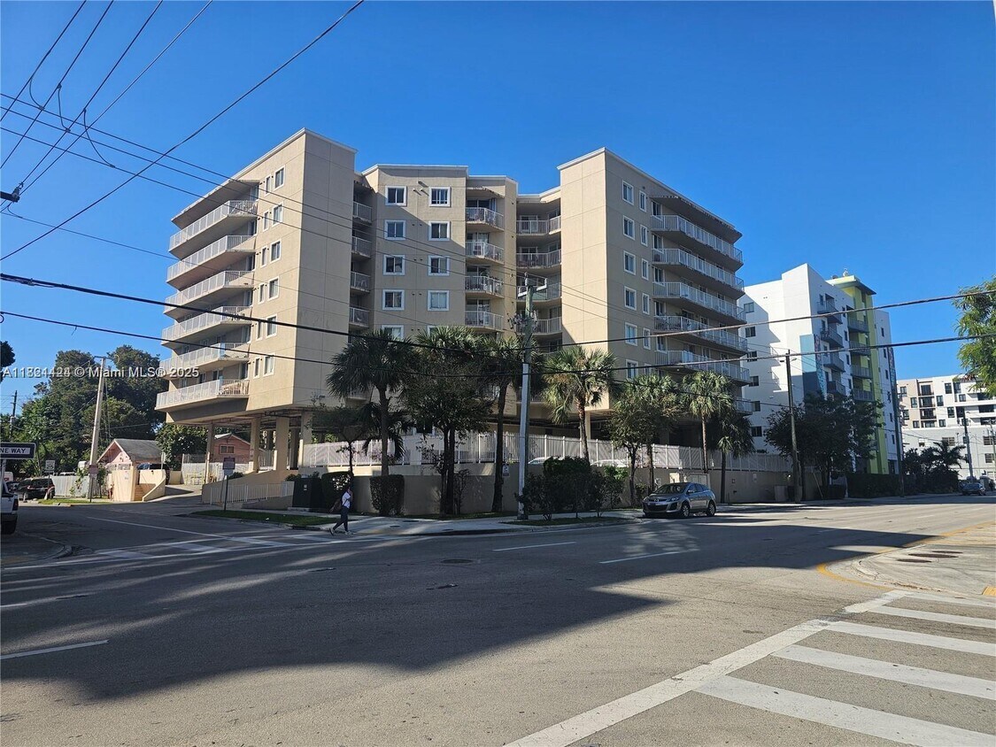 Primary Photo - 102 SW 6th Ave