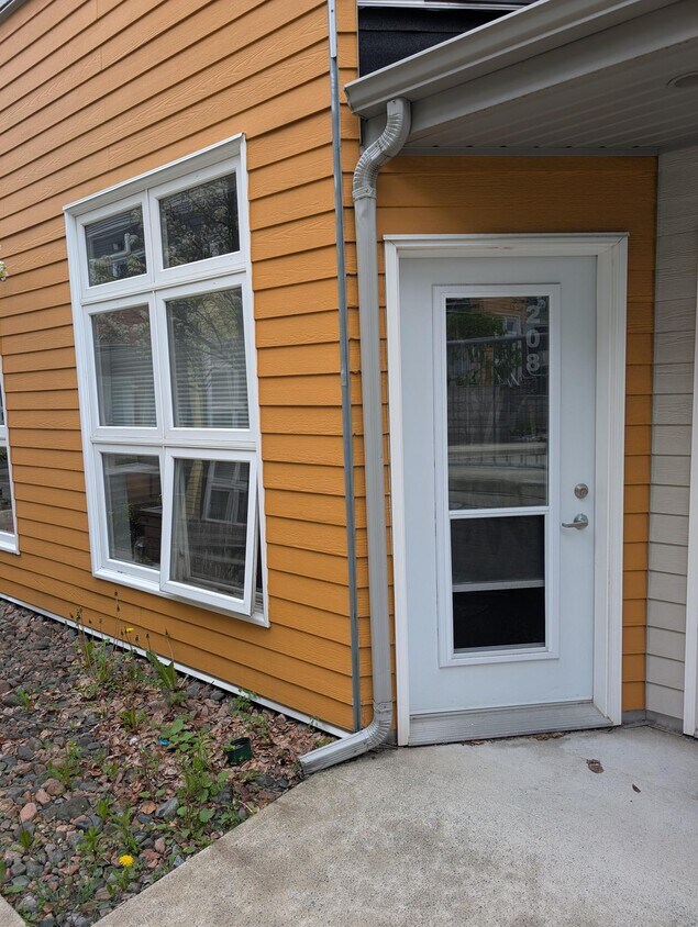 Photo principale - 2116 Gottingen St
