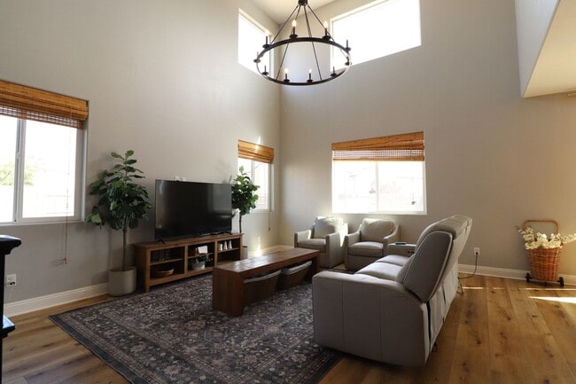 Foto del edificio - Great Pasadera Home