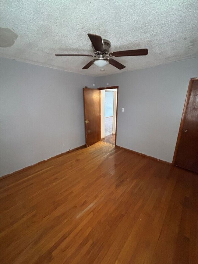Foto del edificio - Charming 2-Bedroom Home Near Hickey Park –...