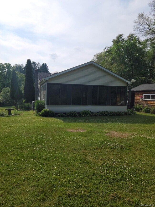 Building Photo - 1406 NY-82