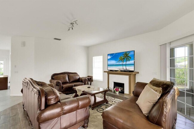 Foto del edificio - 7334 Pine Creek Way