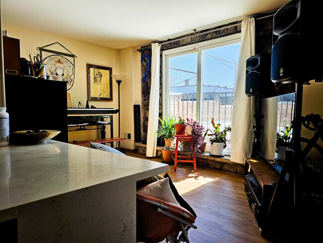 Foto del edificio - 3461 S Archer Ave