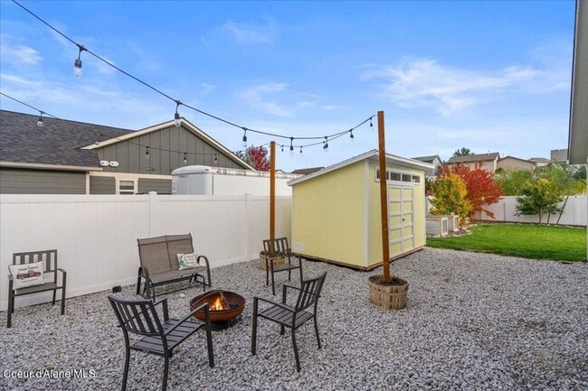 Building Photo - Beautiful home in Post Falls