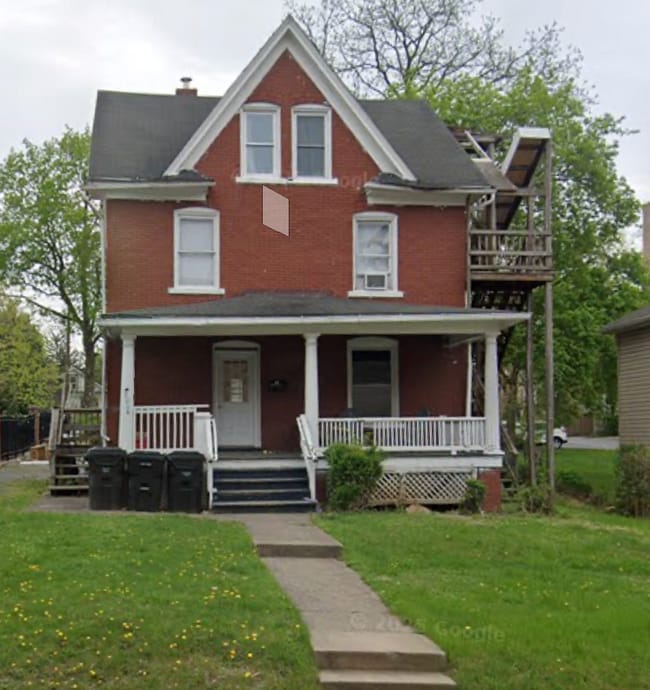 Building Photo - 508 E Beaver Ave