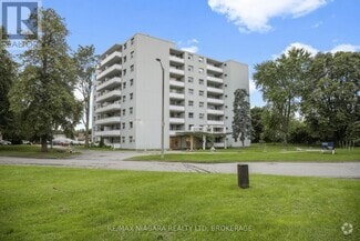 Building Photo - 6320-6320 Valley Wy