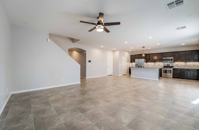 Foto del edificio - Spacious Luxury Home: Your Oasis!