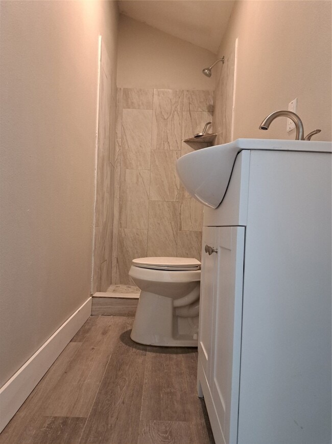 Foto del edificio - 1516 W Creek Dr