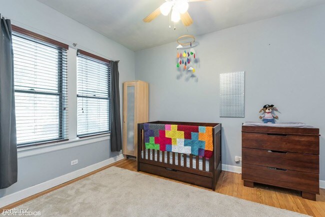 Building Photo - 2 br, 1 bath Condo - 7017 N Wolcott Ave