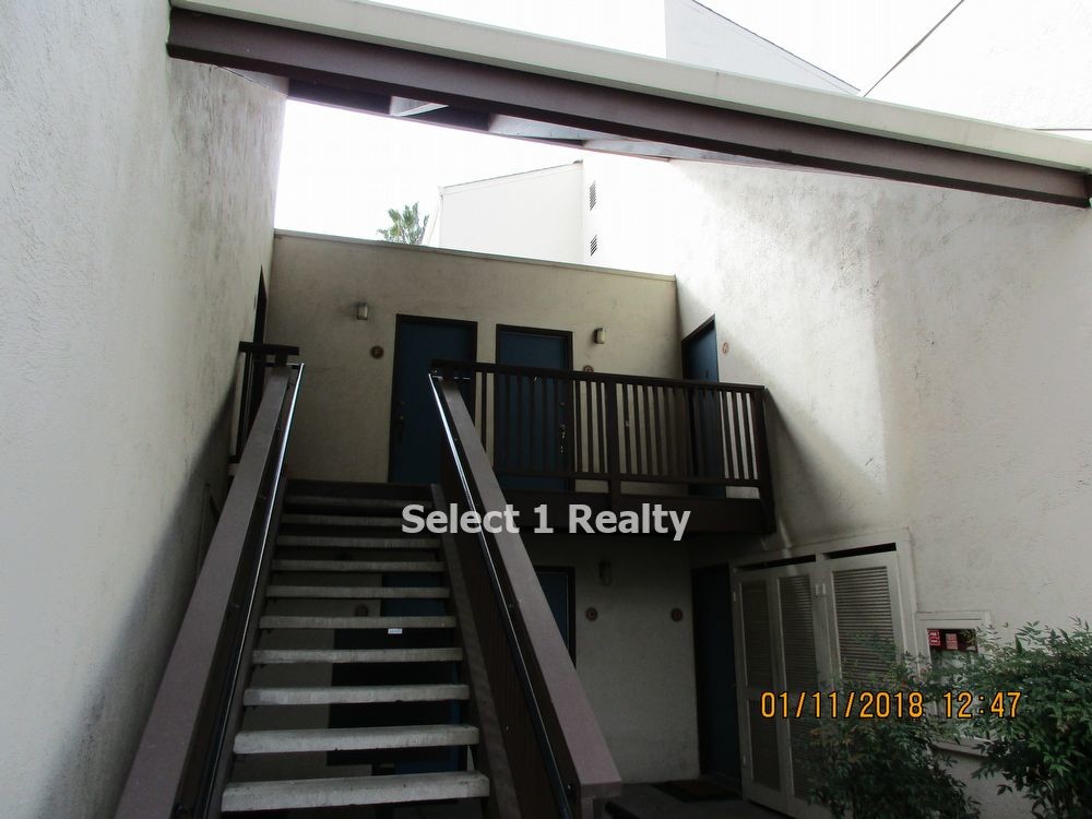 Primary Photo - 1720 Laguna St