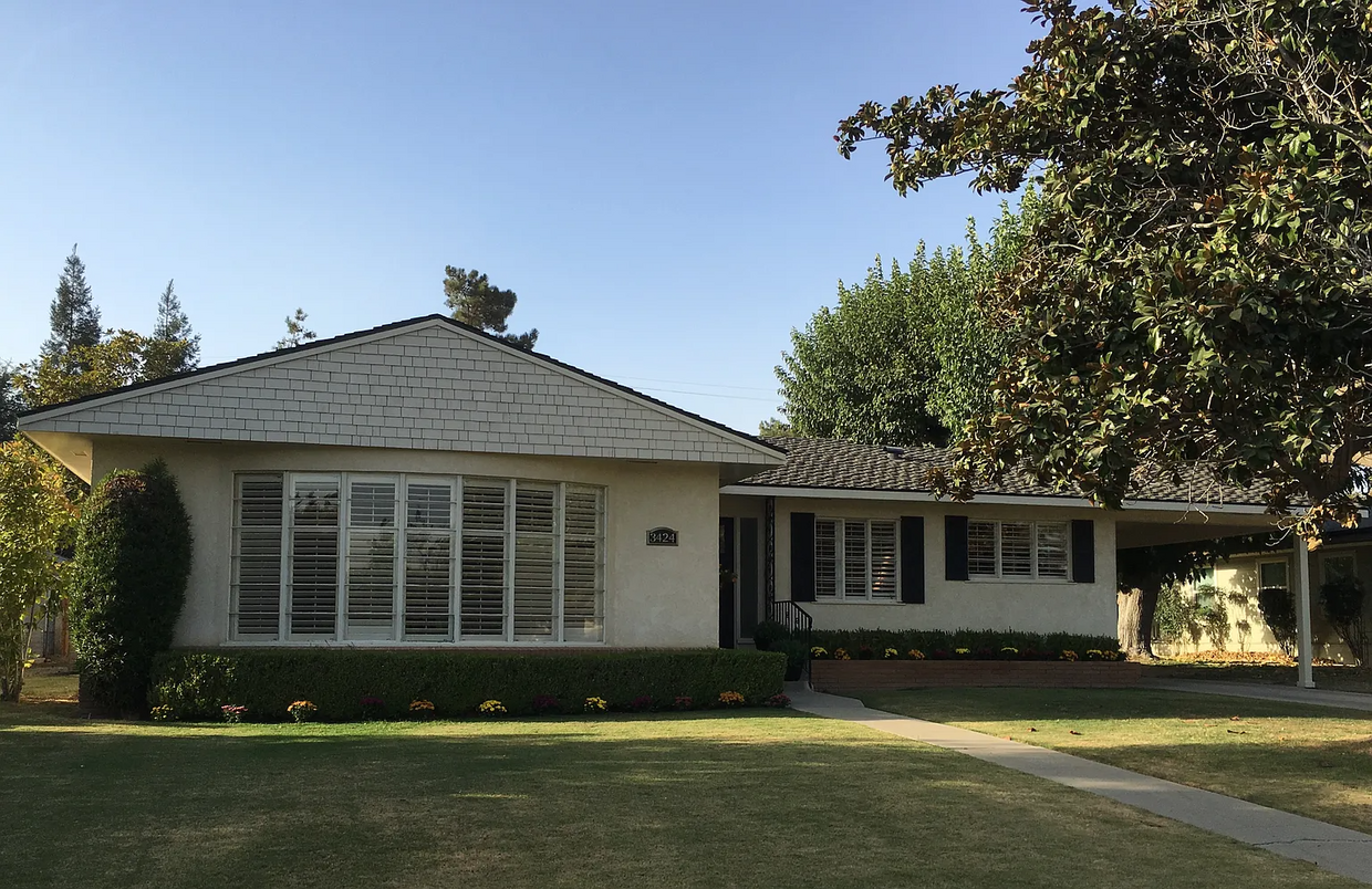 Primary Photo - 3424 La Cresta Dr