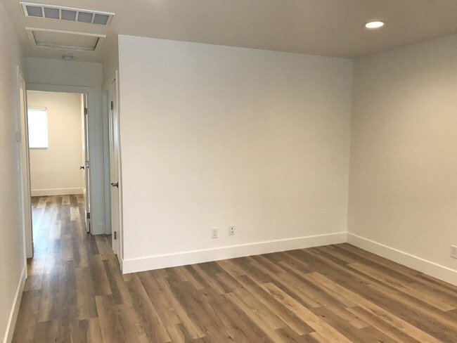 large living room - 189 Santa Isabel Ave