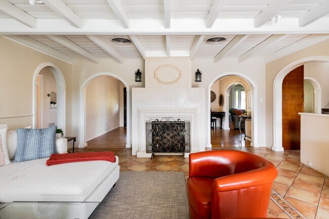 Foto del edificio - Movie Colony Oasis - Peaceful, Walk to Dow...