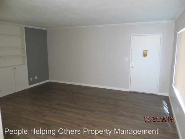 Building Photo - 4041 Iowa St