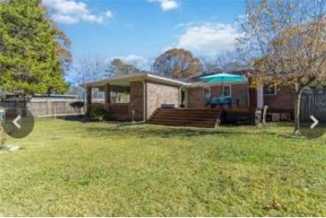 Building Photo - 348 Pine Forest Dr
