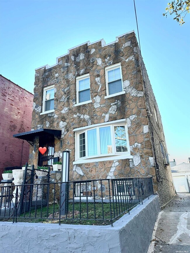 Building Photo - 31-36-36 98th St