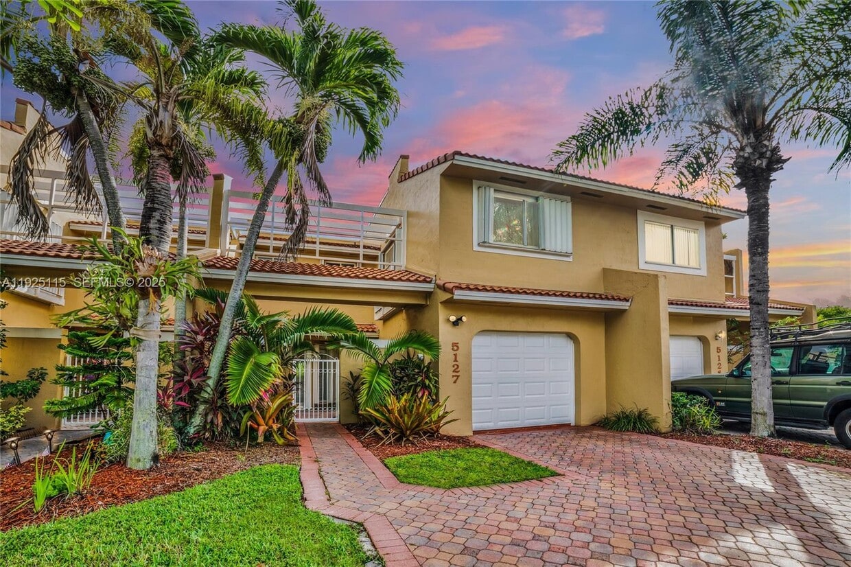 Primary Photo - 5127 NW 102nd Ct