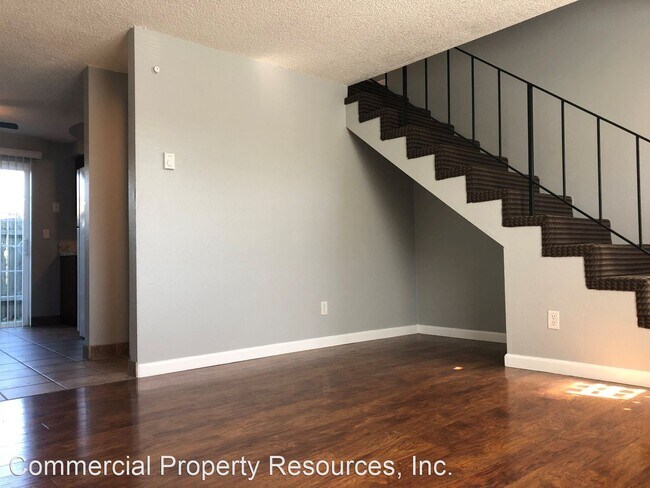 Building Photo - 1520-1642-1642 Clay St NE