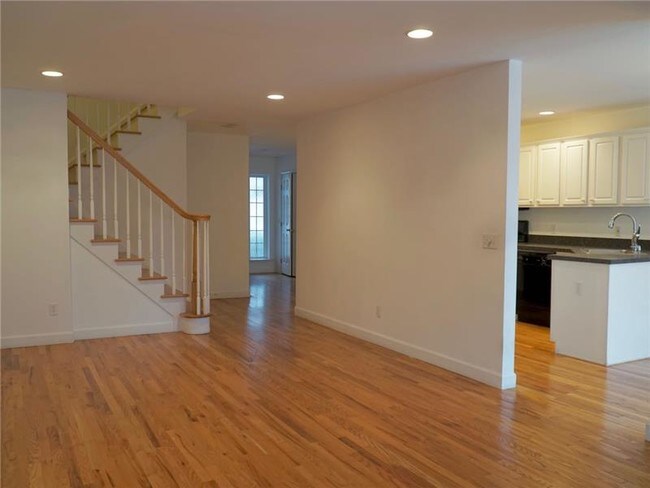 Foto del edificio - 1026 Ethan Allen Dr