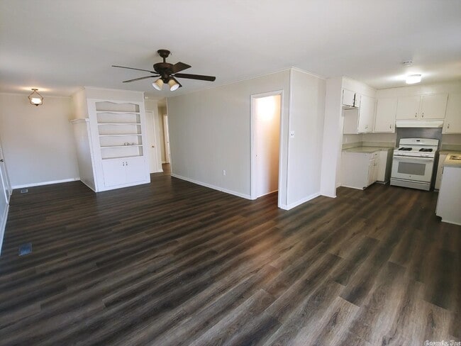 Foto del edificio - 10724 Sharon Rd