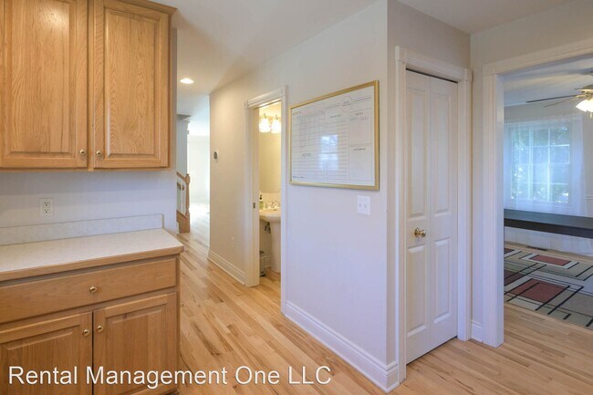 Building Photo - 3 br, 2.5 bath House - 506 Renshaw Street