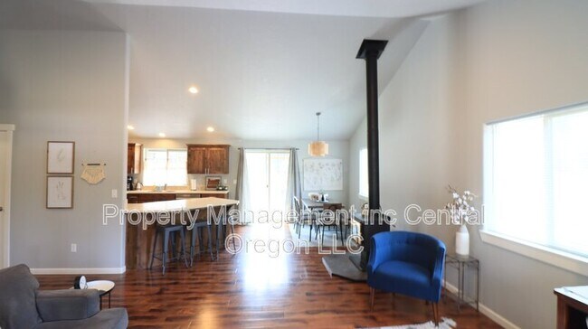 Building Photo - 55659 Swan Rd