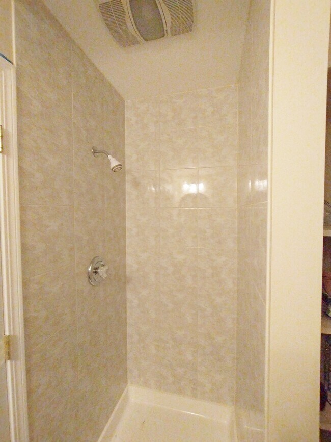 Fotografía del edificio - 204 E. Peru St