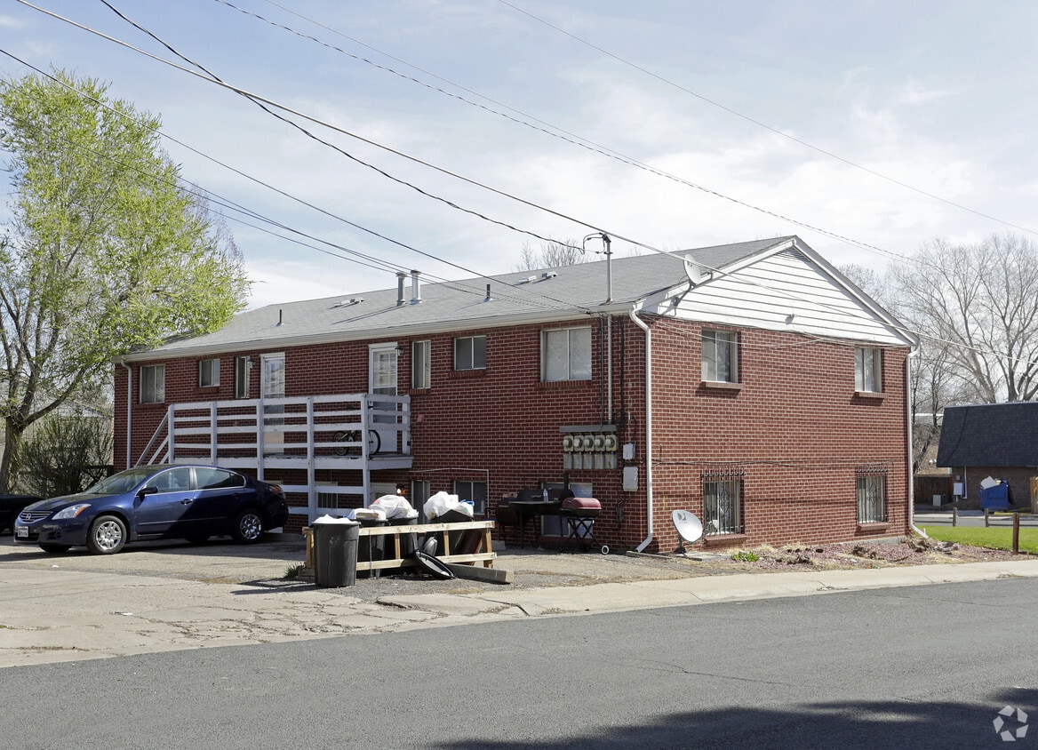 Building Photo - 2397 S Locust St