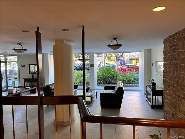 Foto del edificio - 172-70 Highland Ave