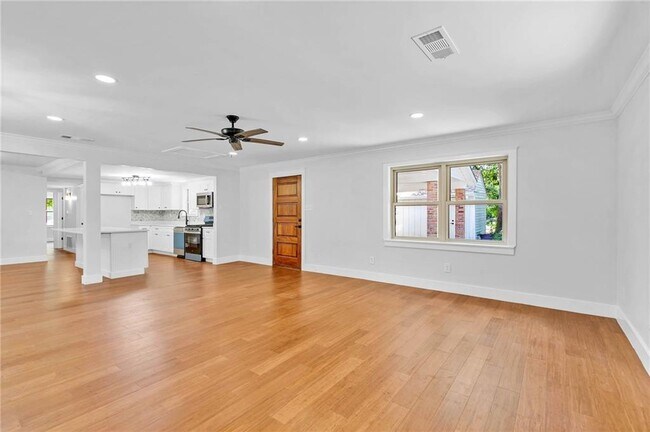 Building Photo - 3715 S Conway Dr
