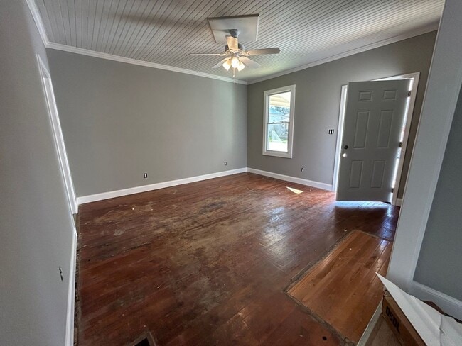 Building Photo - 1 Bedroom, 1 Bathroom House- Grantville Ga