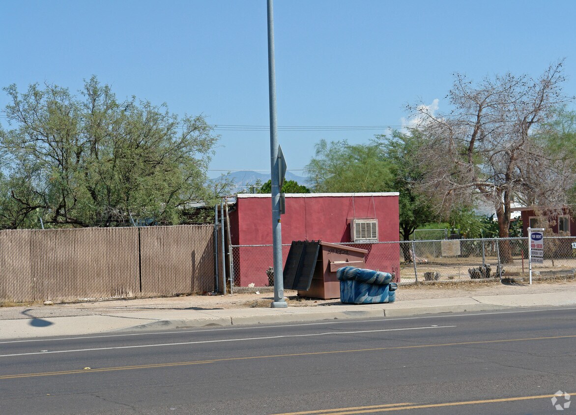 Foto del edificio - 134 W Irvington Rd