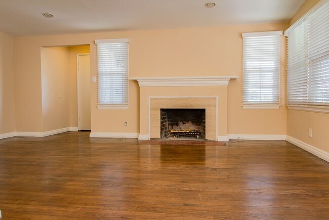 Building Photo - 6335 Murietta Ave