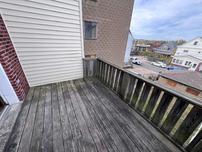 Building Photo - 131 Stamm Ave