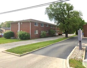 Building Photo - 10608 Lincoln Trail