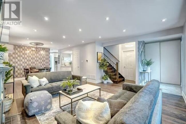 Building Photo - 25 Duncannon Dr