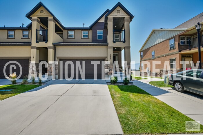 Primary Photo - Row-End Townhome in Saratoga Springs!