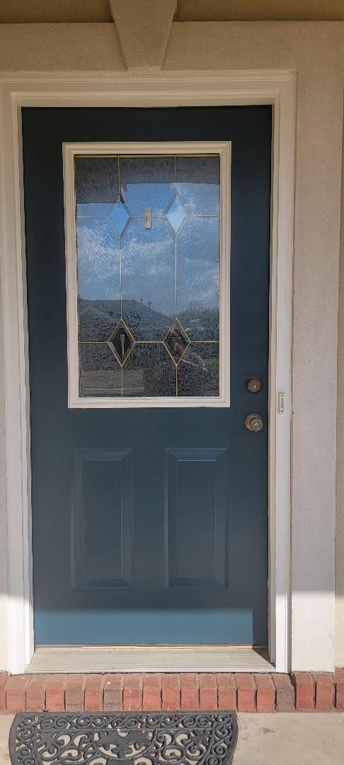 Foto del edificio - AVAILABLE NOW - CALL US FOR A SHOWING!