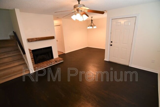 Building Photo - 6212 Stumberg Ln