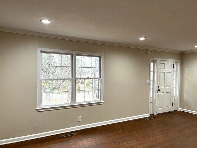 Building Photo - North Macon Home