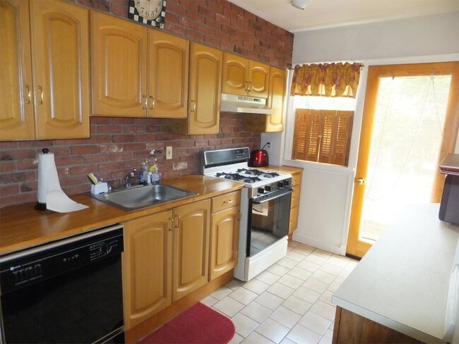 Foto del edificio - 7024 Heathfield Rd