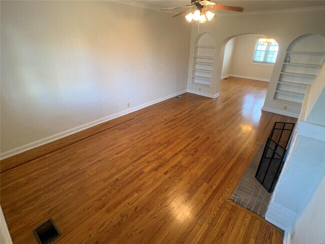 Building Photo - 8008 Orlando Dr