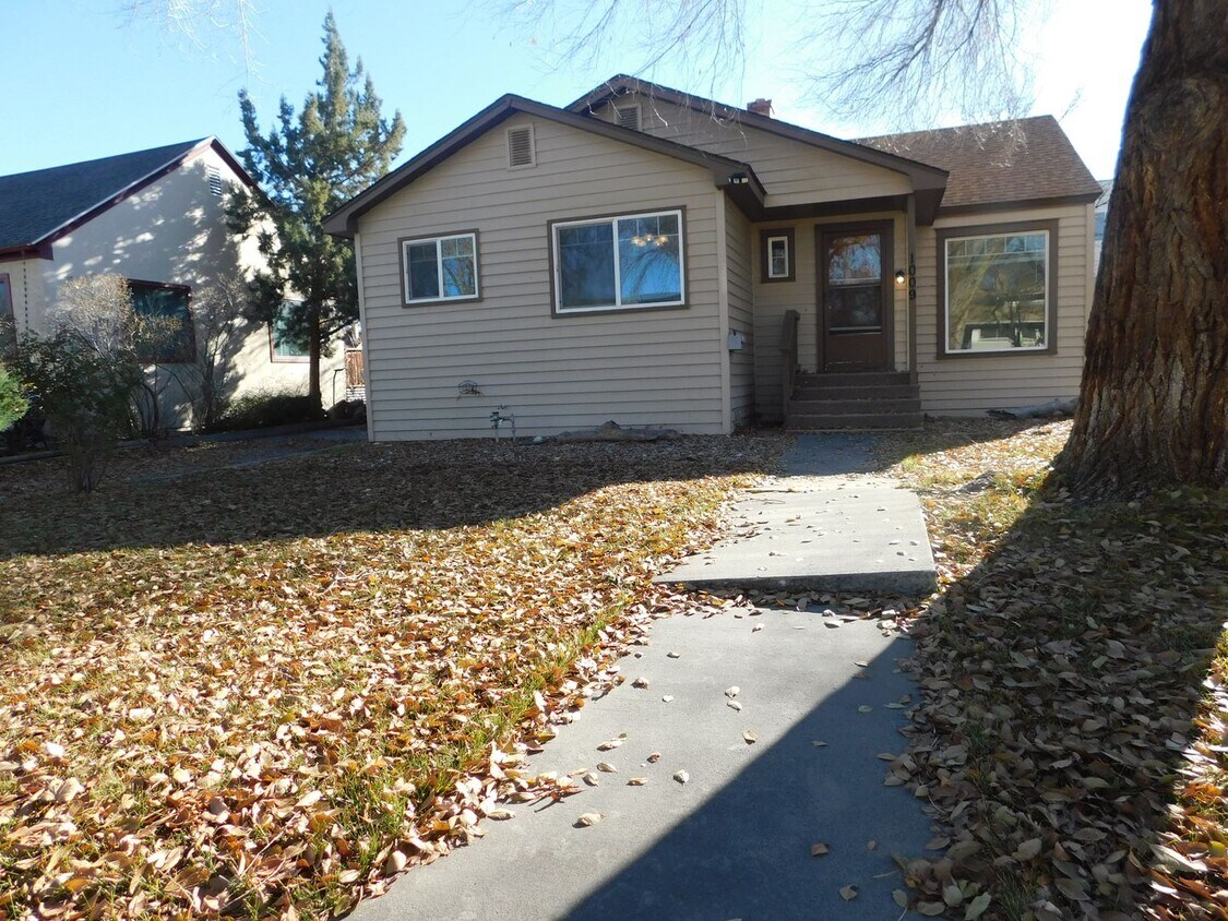 Primary Photo - Older Home with Charm Downtown