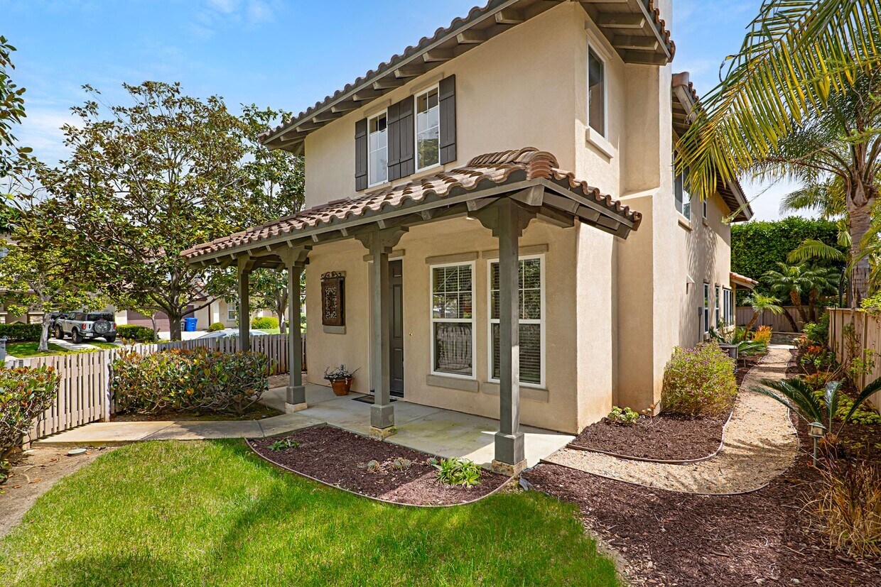 Primary Photo - Single Family Home, Close to Pacific Rim E...