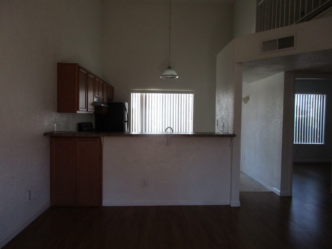 Building Photo - 4828 W Orangewood Ave